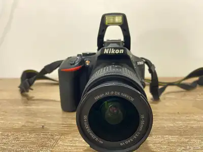 للبيع  كاميرا Nikon D5600 بحالة ممتازة 0