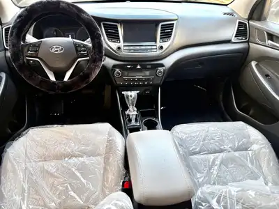 توسان بحالة الوكالة ( ديزل ) فل كامل 2018 ماكينة 2000 12