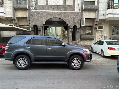 للبيع تيوتا فورتشنر 2013 2