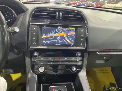 جاكور F pace 2017 فل كامل 23