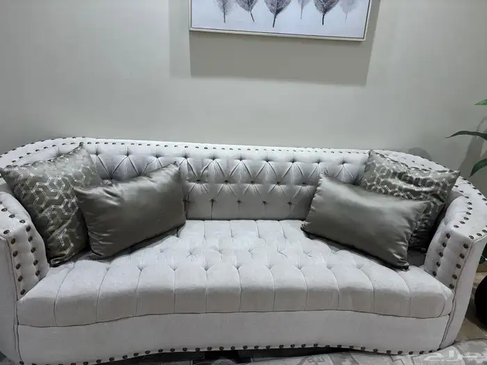 كنب أخذته ب 4000 ابغى فيه 1000 مع الستاره والطاوله 2