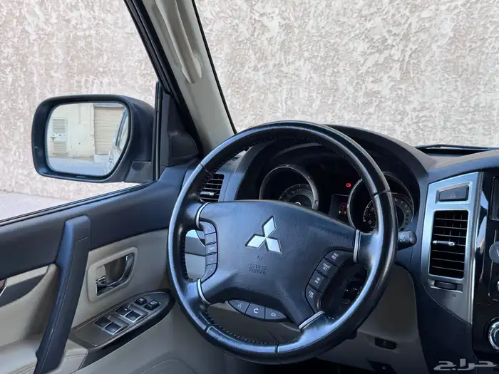 مستبيشي باجيرو 2022 GLS 28