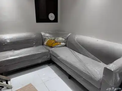 مكيف وكنب وطاولة تقديم وطاولة شاشه للبيع 3