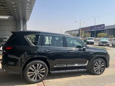 لكزس LX600 موديل 2024 فئةBB شبه الجديد 7