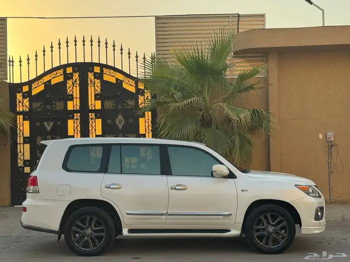 لكزس LX570 2010 مرهم 2015 9