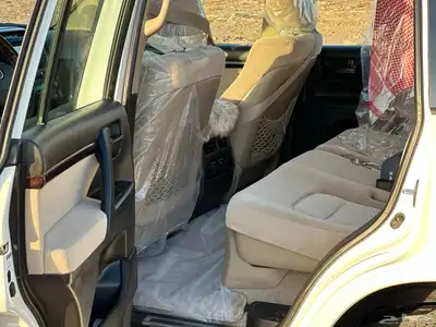 جيب لاندكروزر ستين عام قمه بالنظافه 11