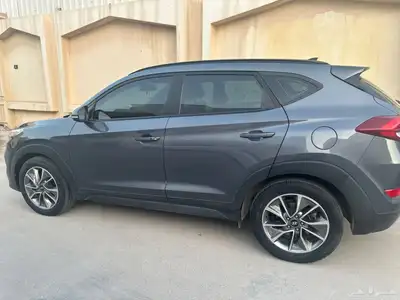 للبيع  هيونداي توسان ديزل فتحه بانوراما فل كامل 5