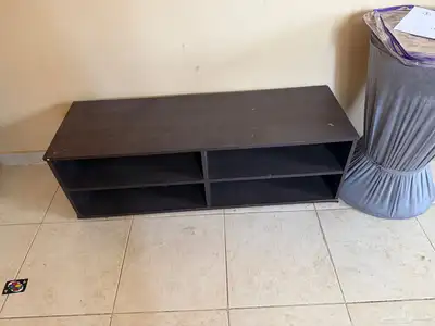 طاولة سفرة مع دولاب البوفيه وطاولتين شاشة 2