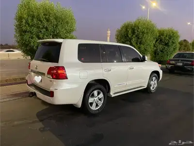 لاندكروزر مديل 2014 فل كامل في غاية النظافة 6
