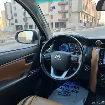 فورتشنر 2023 - 2800 ديزل مالك واحد بحالة الوكالة . 28