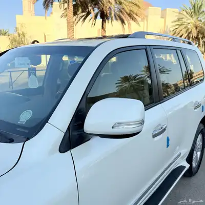 جيب لاندكروزر 2015 فل كامل مخزن 73