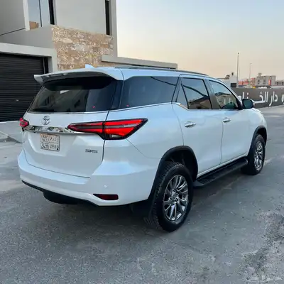 فورتشنر 2023 - 2800 ديزل مالك واحد بحالة الوكالة . 10