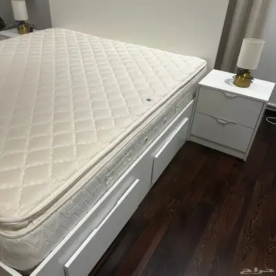 سرير و طاولات 1