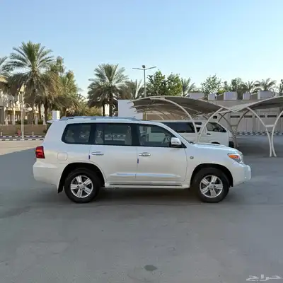 جيب لاندكروزر 2015 فل كامل مخزن 3