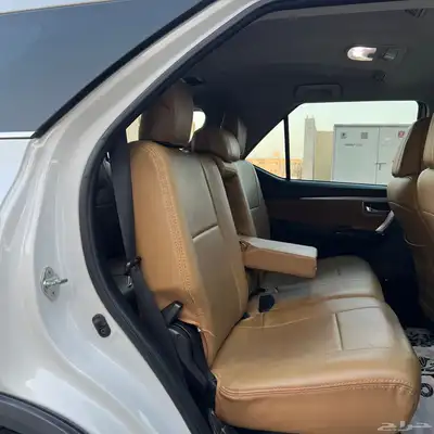 فورتشنر 2023 - 2800 ديزل مالك واحد بحالة الوكالة . 25