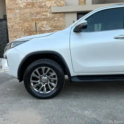 فورتشنر 2023 - 2800 ديزل مالك واحد بحالة الوكالة . 3