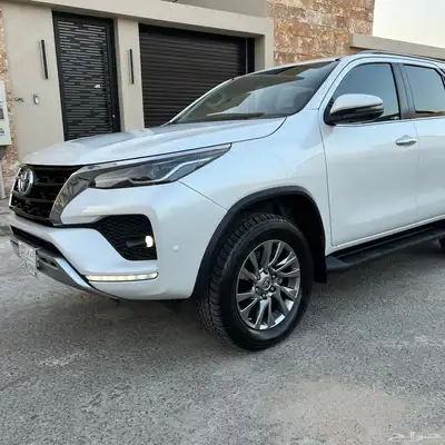 فورتشنر 2023 - 2800 ديزل مالك واحد بحالة الوكالة . 1