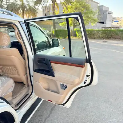 جيب لاندكروزر 2015 فل كامل مخزن 29