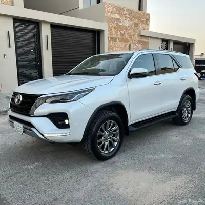 فورتشنر 2023 - 2800 ديزل مالك واحد بحالة الوكالة . 0