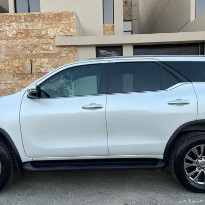 فورتشنر 2023 - 2800 ديزل مالك واحد بحالة الوكالة . 4