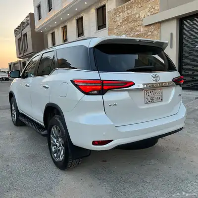 فورتشنر 2023 - 2800 ديزل مالك واحد بحالة الوكالة . 7