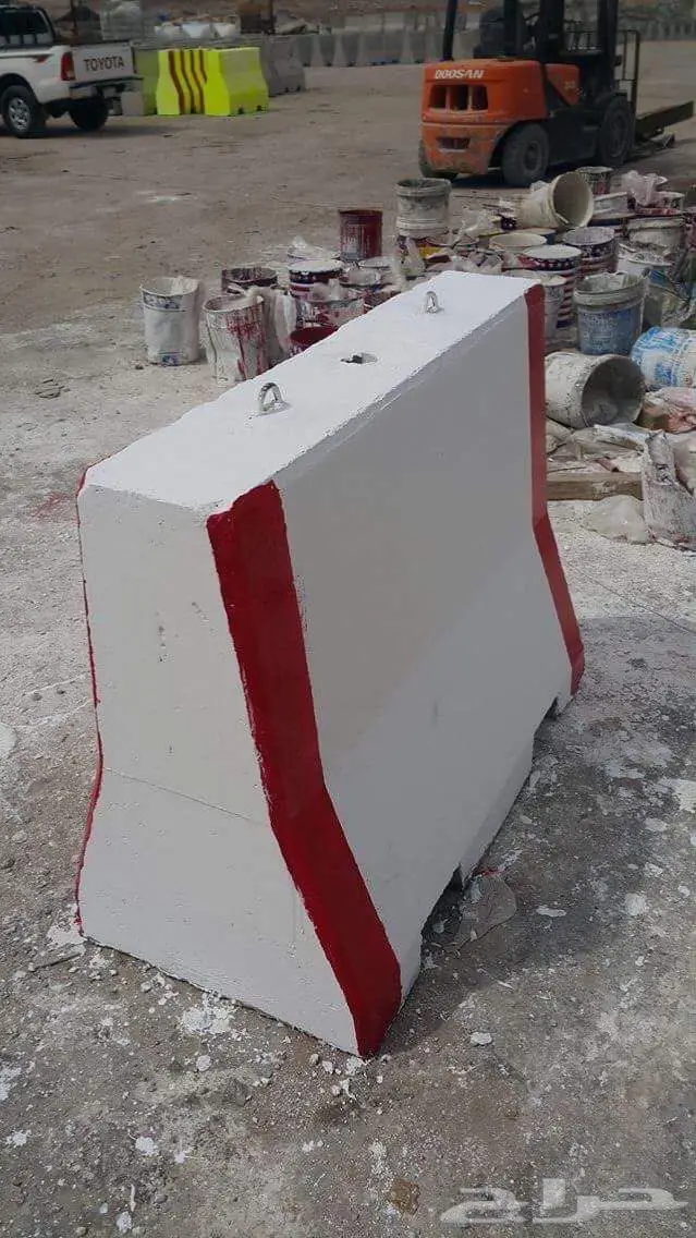 حواجز خرسانية قواعد انارة غرف تفتيش 4