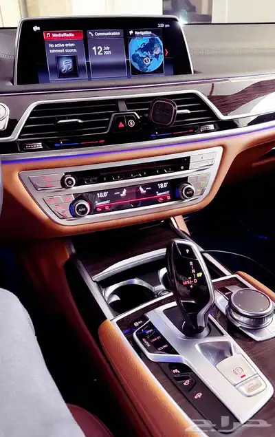 للبيع BMW 2018 730 بزنس لاكجوري الناغي 8