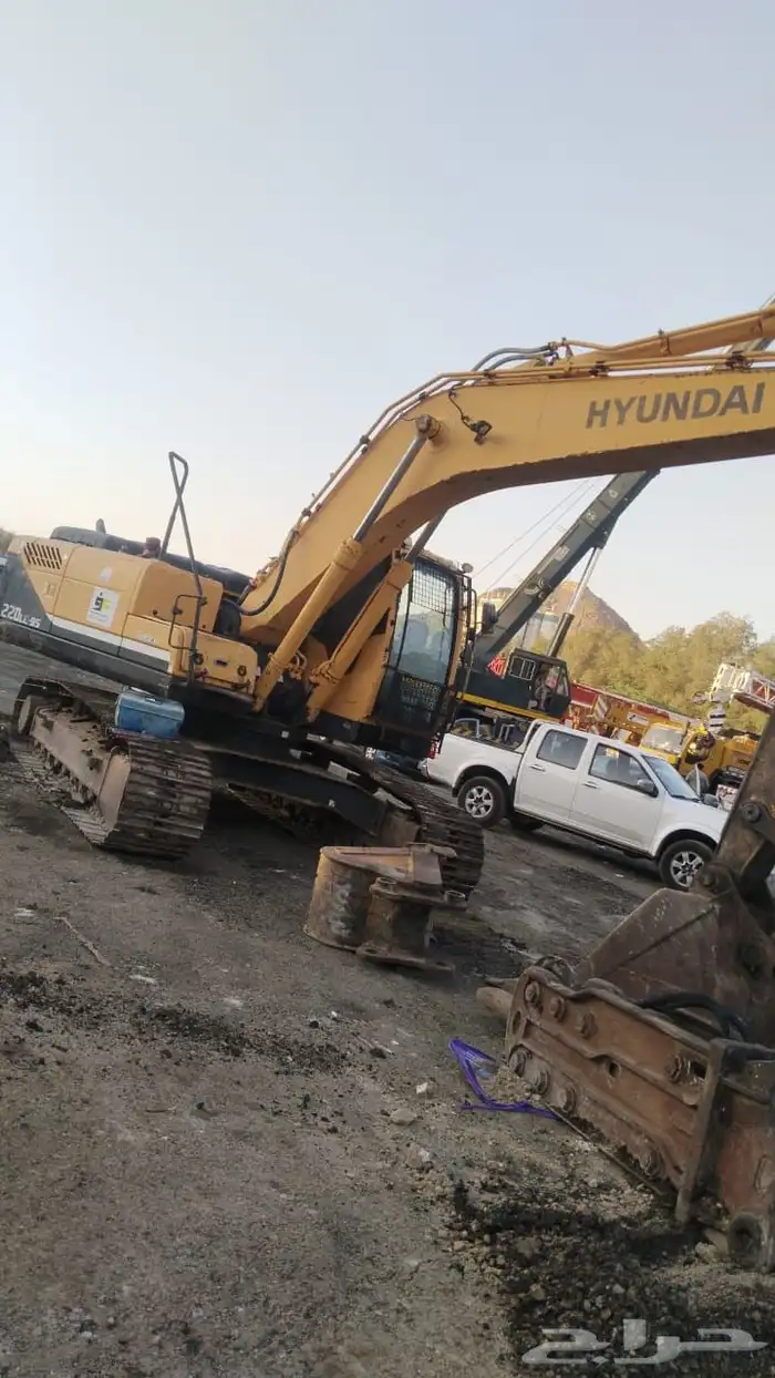 حفار بوكلين للايجار هدم وحفر الاراضي في جده 1