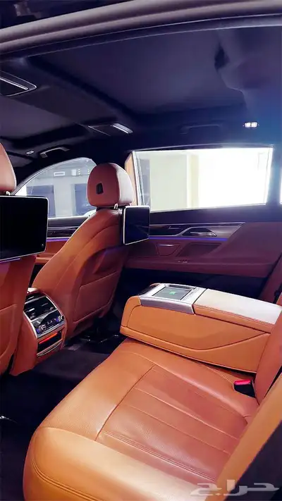 للبيع BMW 2018 730 بزنس لاكجوري الناغي 7