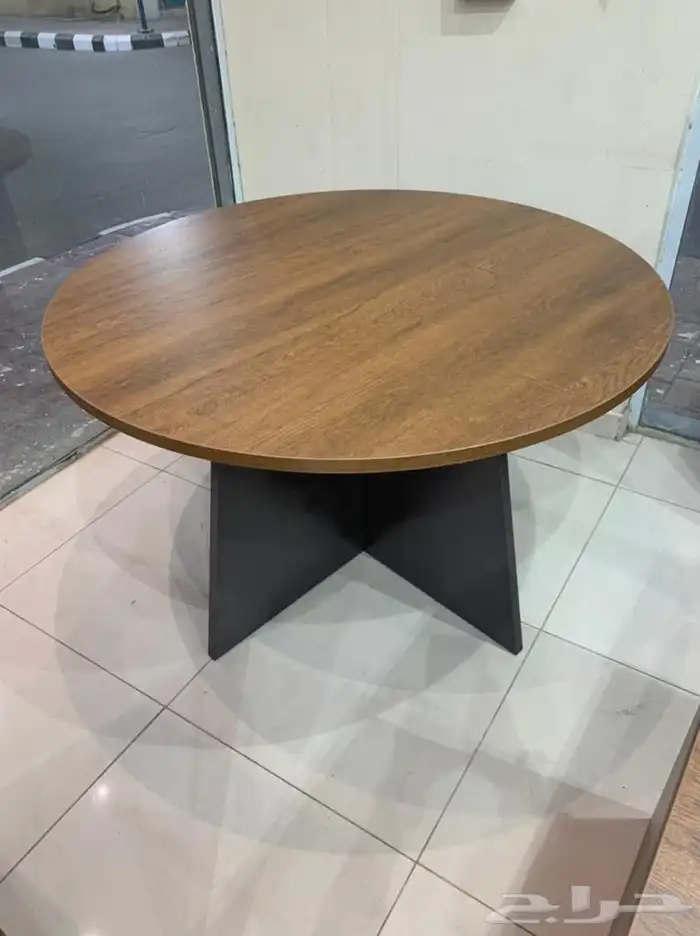 Meeting tables in evey Shape 45