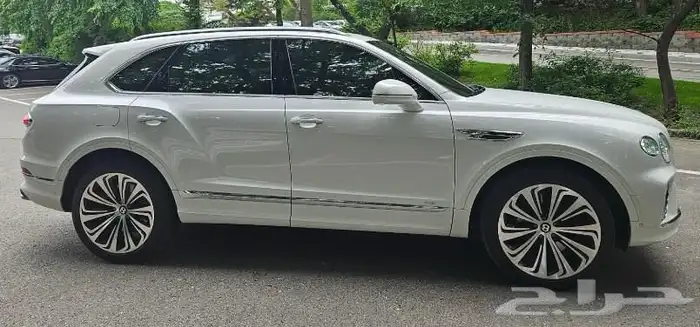 Bentley. bentayga موديل 2022 4