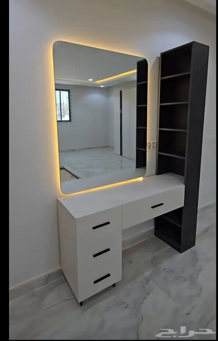 تسريحه مع مرايه 0