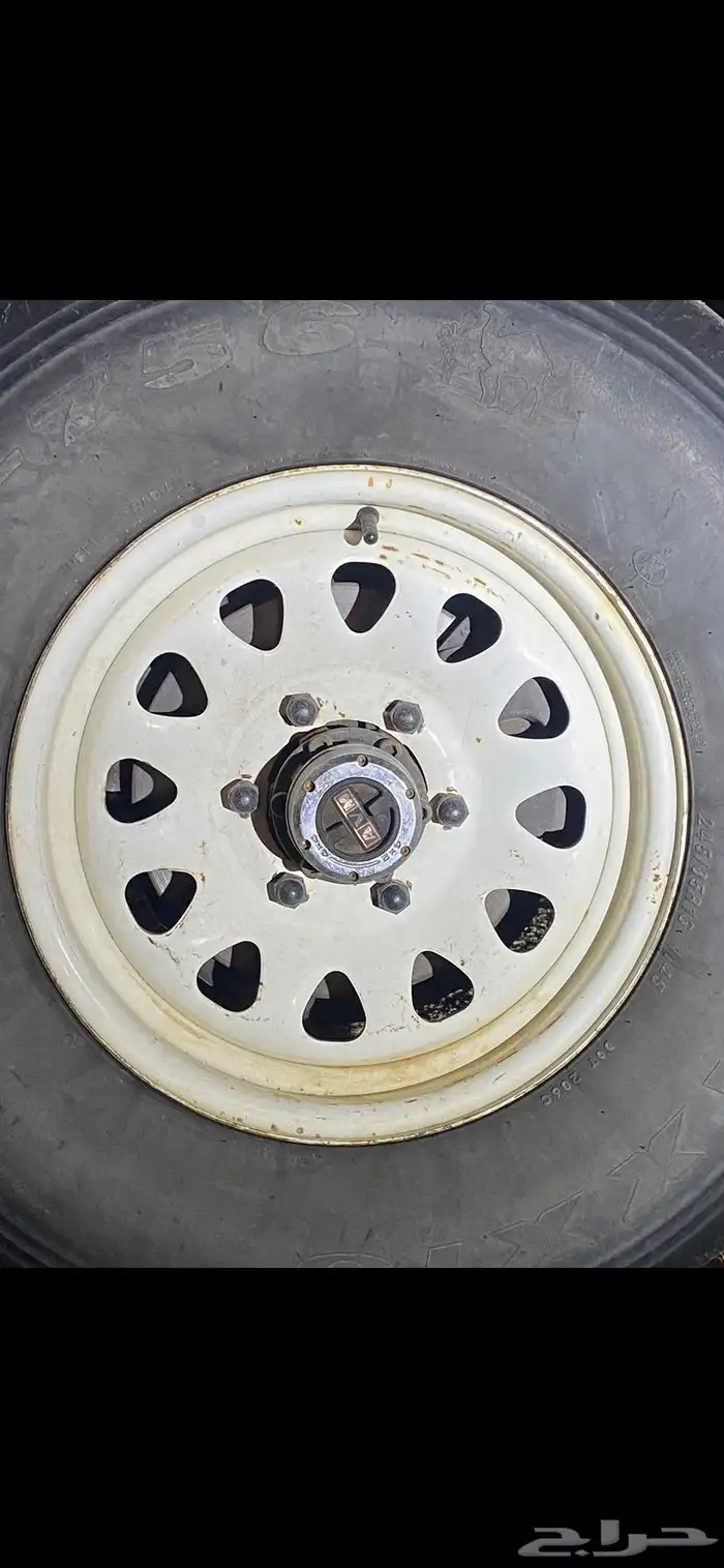 السلام عليكم للبيع الجنوط التوصيل على هذا الرقم 1