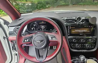 Bentley. bentayga موديل 2022 8