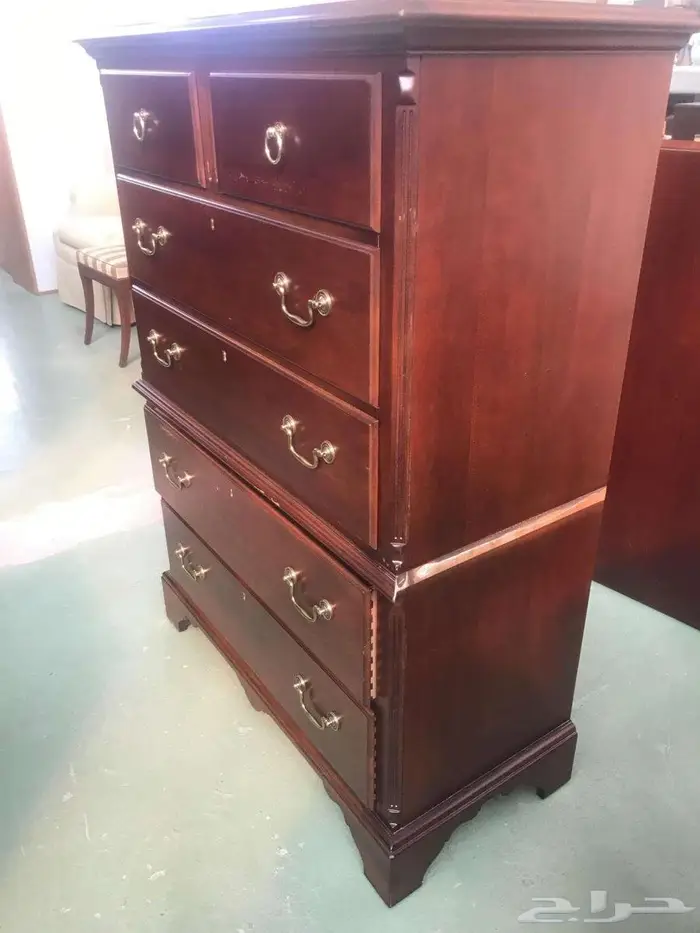 أثاث للبيع - دولاب  ماكينة القهوة  أدوات المطبخ 1