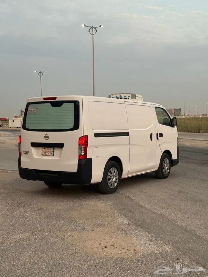باص اوفان ديزل بضاعه ثلاجه 2021 1