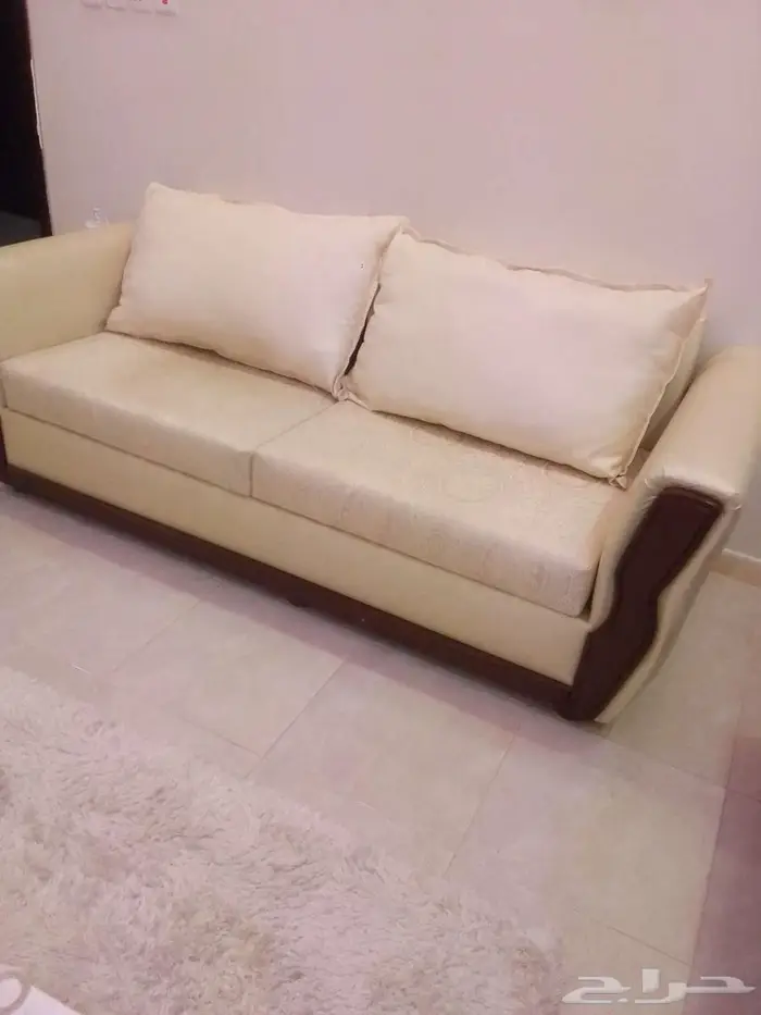 كنب للبيع بحالة جيده 4