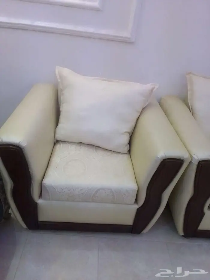 كنب للبيع بحالة جيده 3