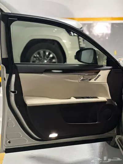 لكزس ES350 موديل 2018 13