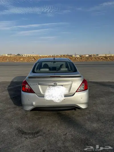 نيسان 2