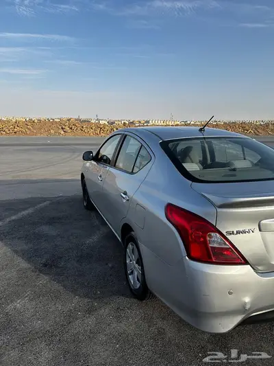 نيسان 10