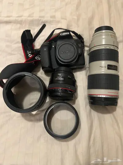 كاميرا كانون 70D مع عدستين الاول 70 200mm والثاني 50mm 0