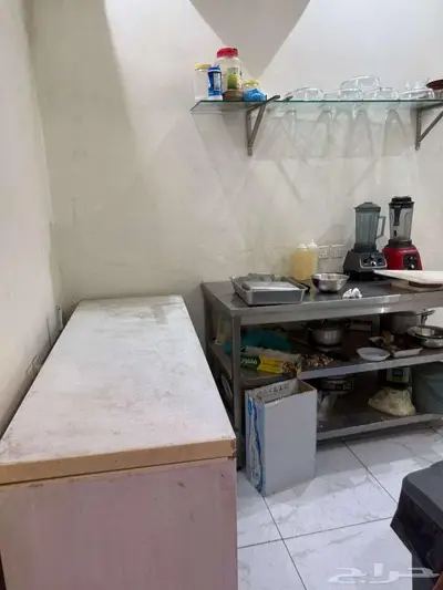 محل في حي التيسير للتقبيل 1