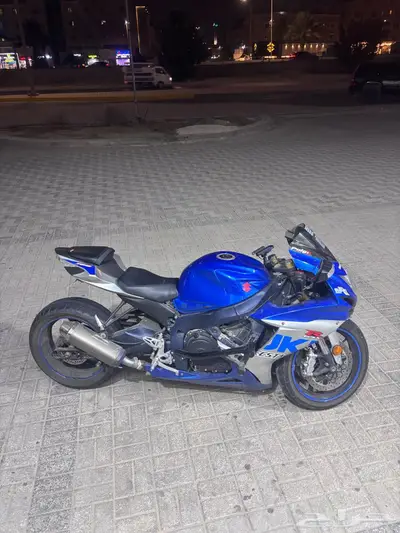 دباب سوزوكي 750 موديل 2011 5