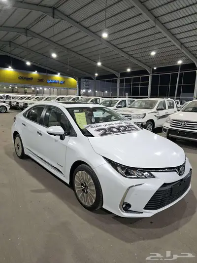 تويوتا كورولا XLi محرك 2.0 موديل 2025 6