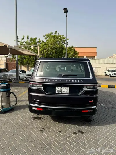 Jeep Grand Wagoneer 2023 14