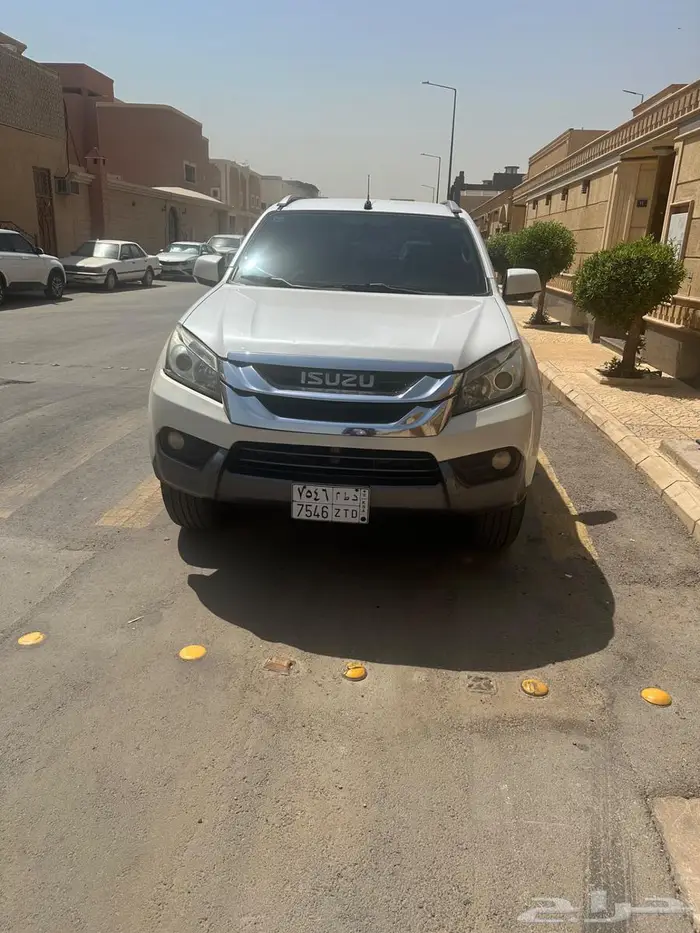 جيب ايسوزو فل كامل دبل 2015 0