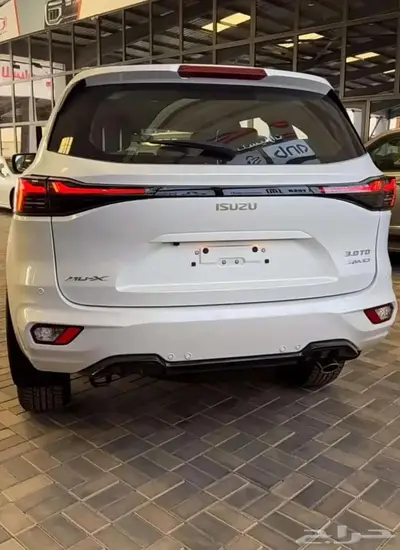 ايسوزو ام يو اكس فل كامل3000CC دبل خليجي2025-140.000 10