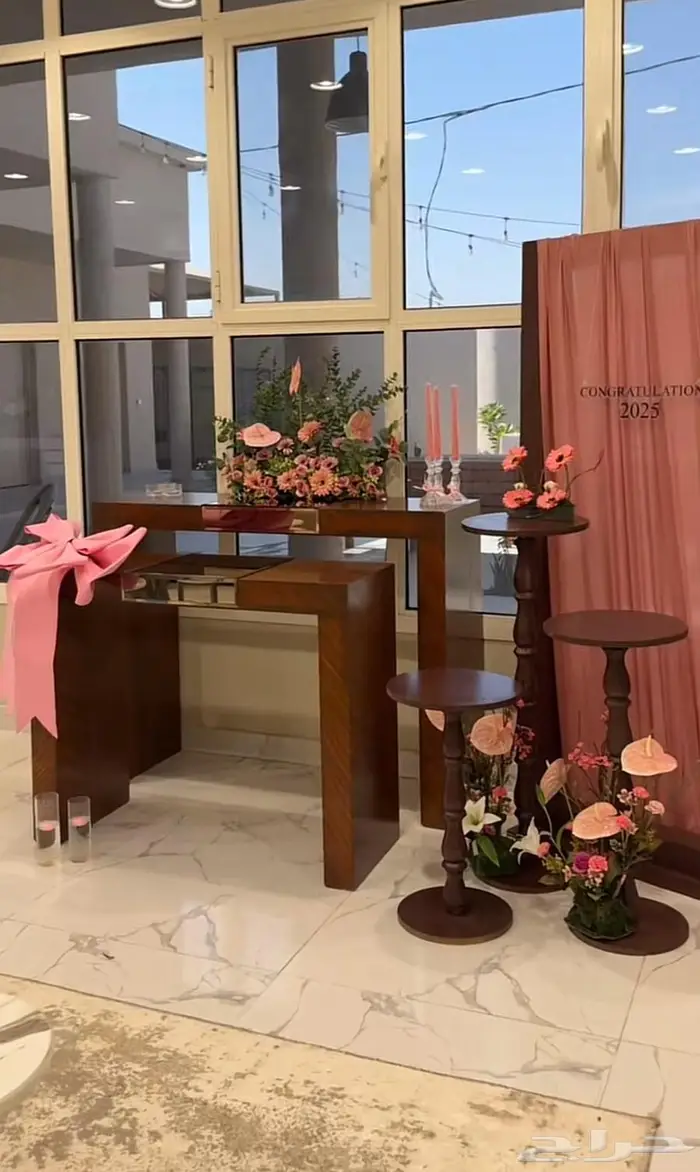 طاوله استقبال حفلات لايجار 7 قطع والتنسيق على حسب اختيارك 0