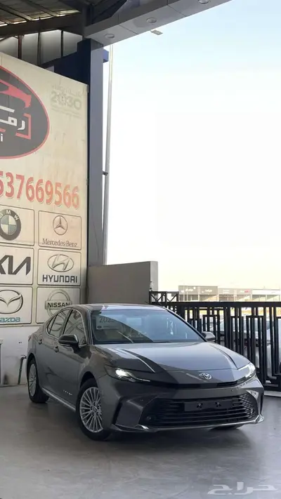 كامري LE بنزين 2025 لون تيتانيوم باقل الاسعار 1